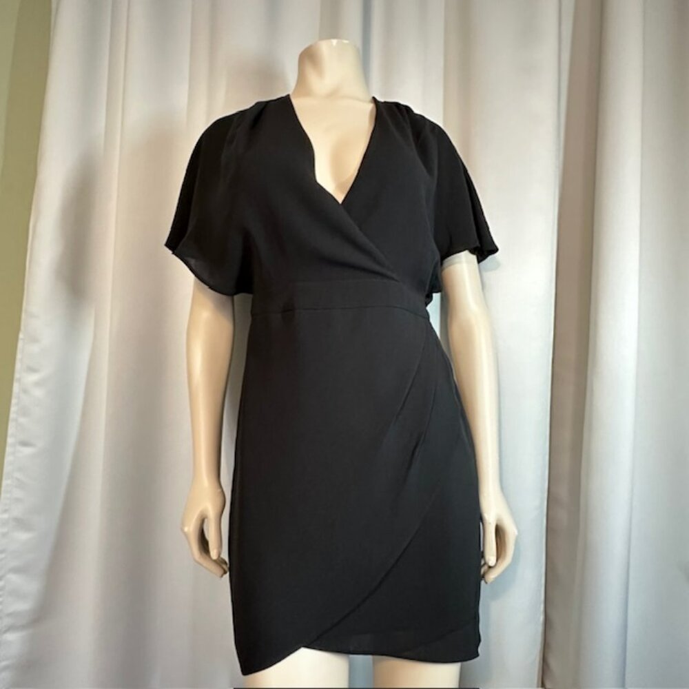 Ali & Jay - Black Mini V neck dress Women's Size Small